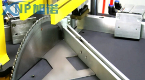 桃子视频官网更新在线观看加工厂工人在切割桃子视频官网更新在线观看时需要注意哪些？