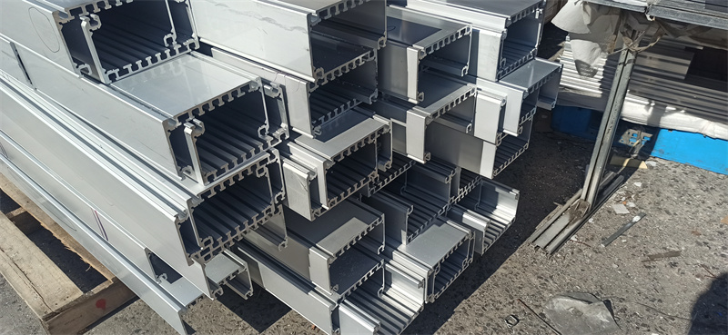 异型铝材桃子视频官网更新在线观看