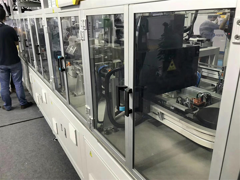 桃子视频官网更新在线观看机器防护罩