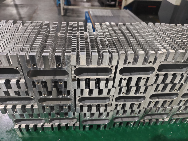 桃子视频官网更新在线观看变频器散热器