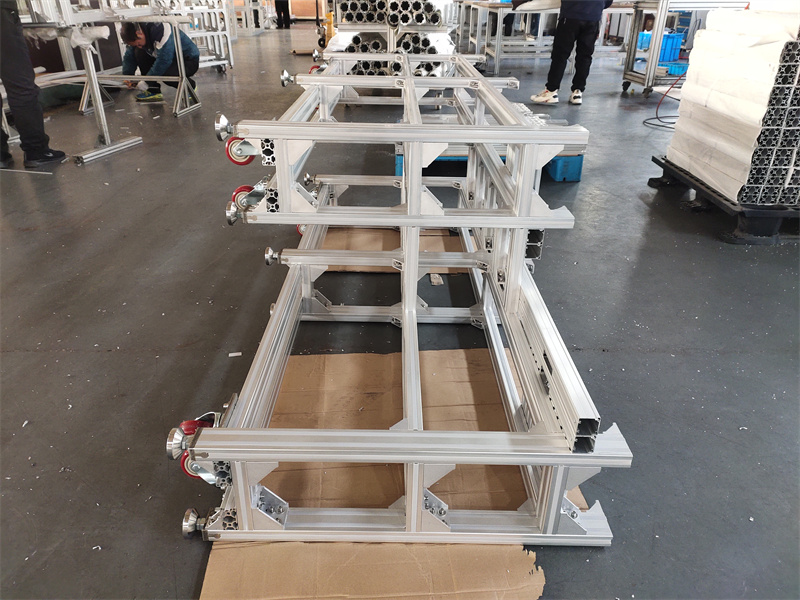 机架流水线挤压桃子视频官网更新在线观看